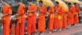 монахи Тайланда
