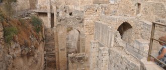 In this photo we can see Bethesda in Jerusalem, where, according to the Gospel of John, people were healed from various diseases. This is exactly what she looks like now. A huge number of people flock to this place at any time of the year, including not only believers 